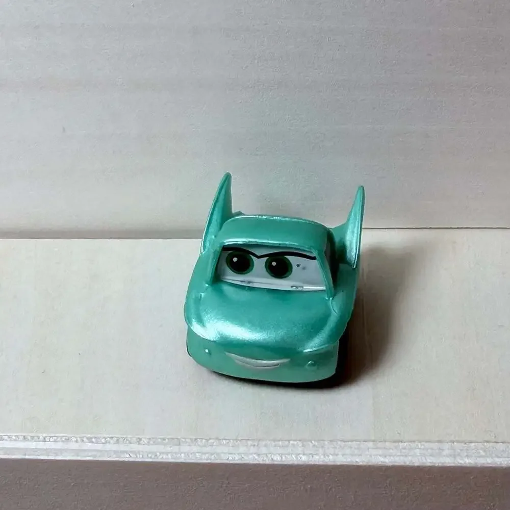 Disney Pixar Cars Doorables Series 9 Flo Ultra Rare Figure